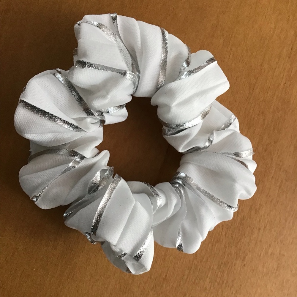 Women’s Polo/Scrunchie Bundle - Picture 6 of 11